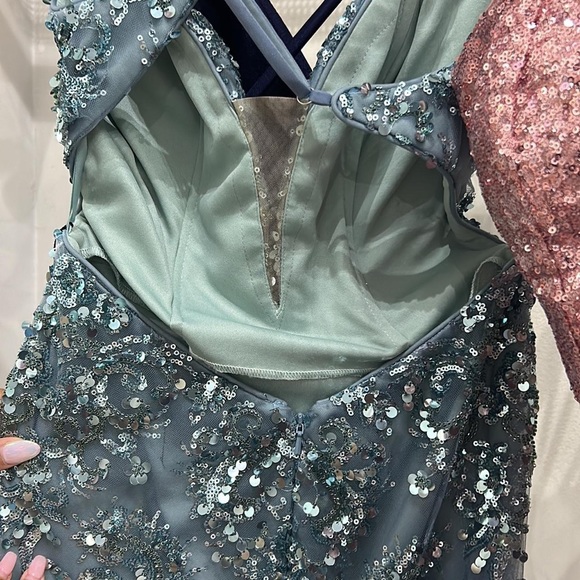 PROM DRESS - Picture 2 of 3